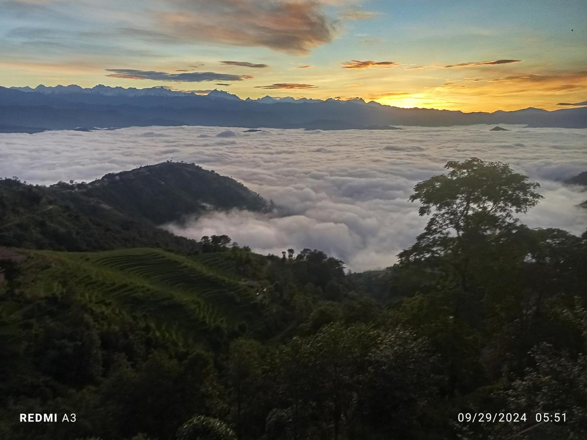Unique Point Home Stay Nagarkot Zewnętrze zdjęcie